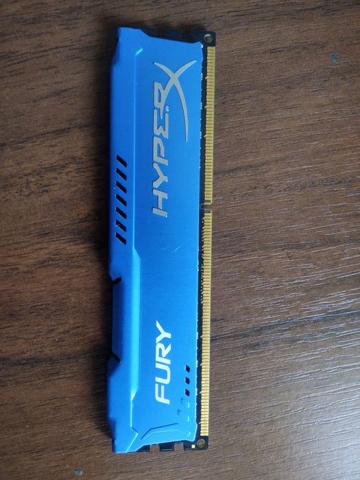 Ddr 3 8 gb 2666MHz тримає в розгоні!