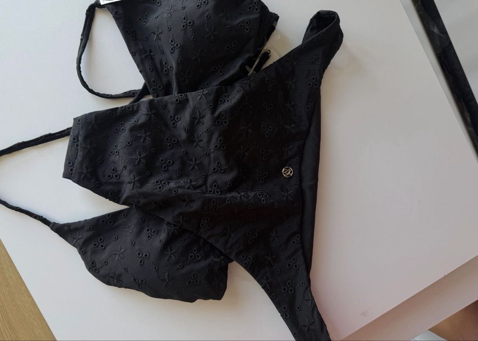 Жіночий суцільний купальник victorias secret оригінал чорний м m напівсуцільний чорний