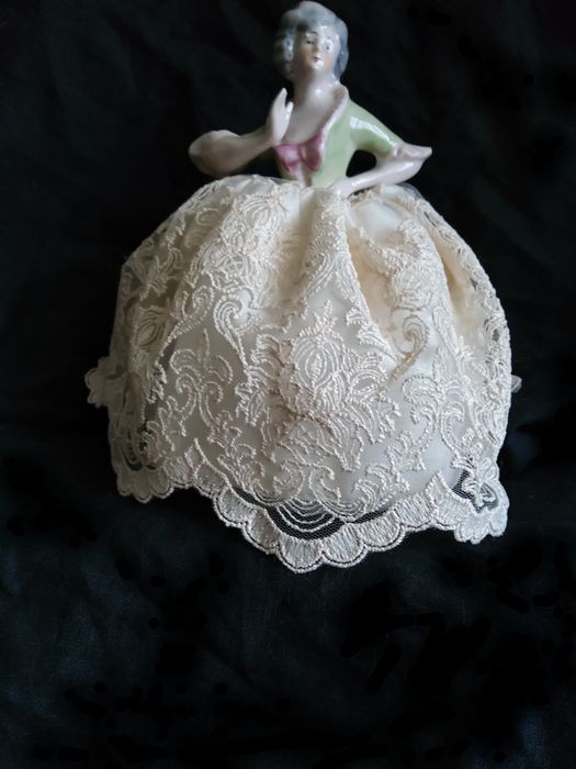 Игольница, статуэтка, фарфор. Германия Half doll