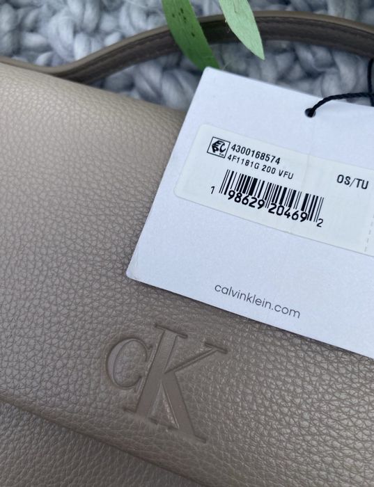Сумочка Calvin Klein