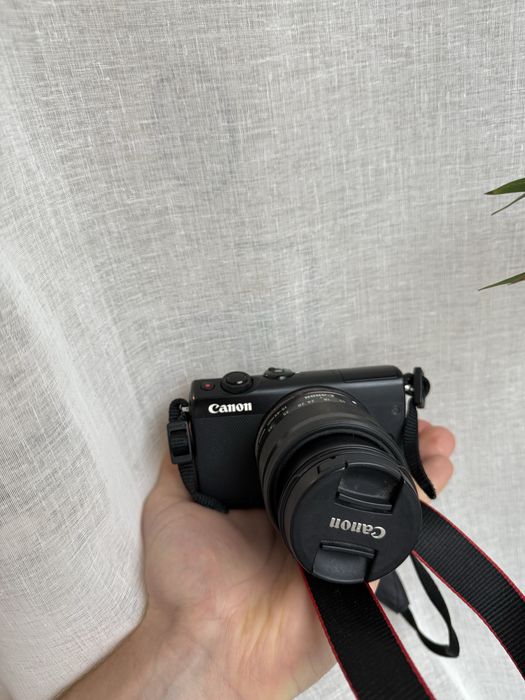 Фотоапарат Canon Eos M 100. Кенон М 100