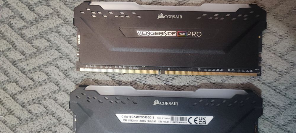 Pamięć RAM DDR4 Corsair 16 GB 3600 Mhz CL18 (2x8GB)