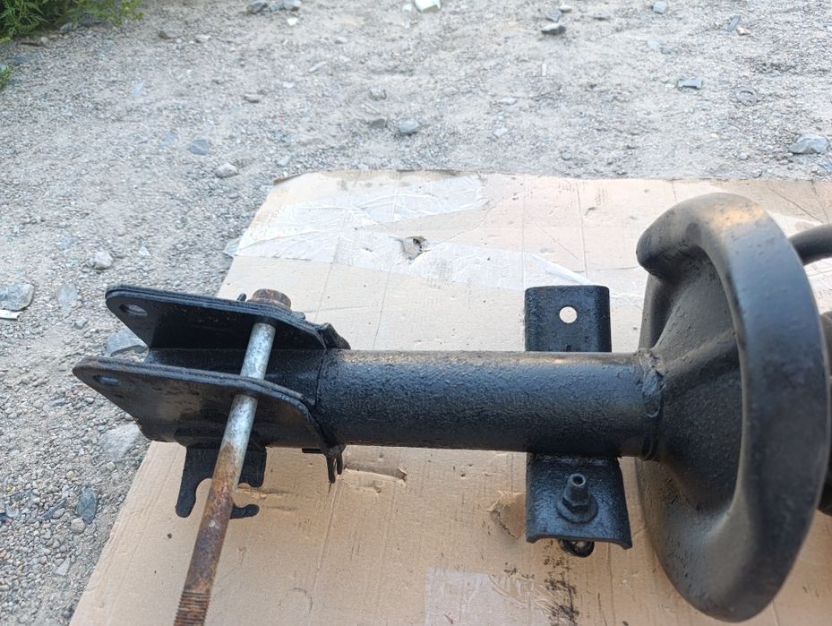 Амортизатор передний левый правый Renault Master 3 Opel Movano В сборе