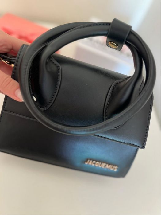 Bolsa Preta Jacquemus