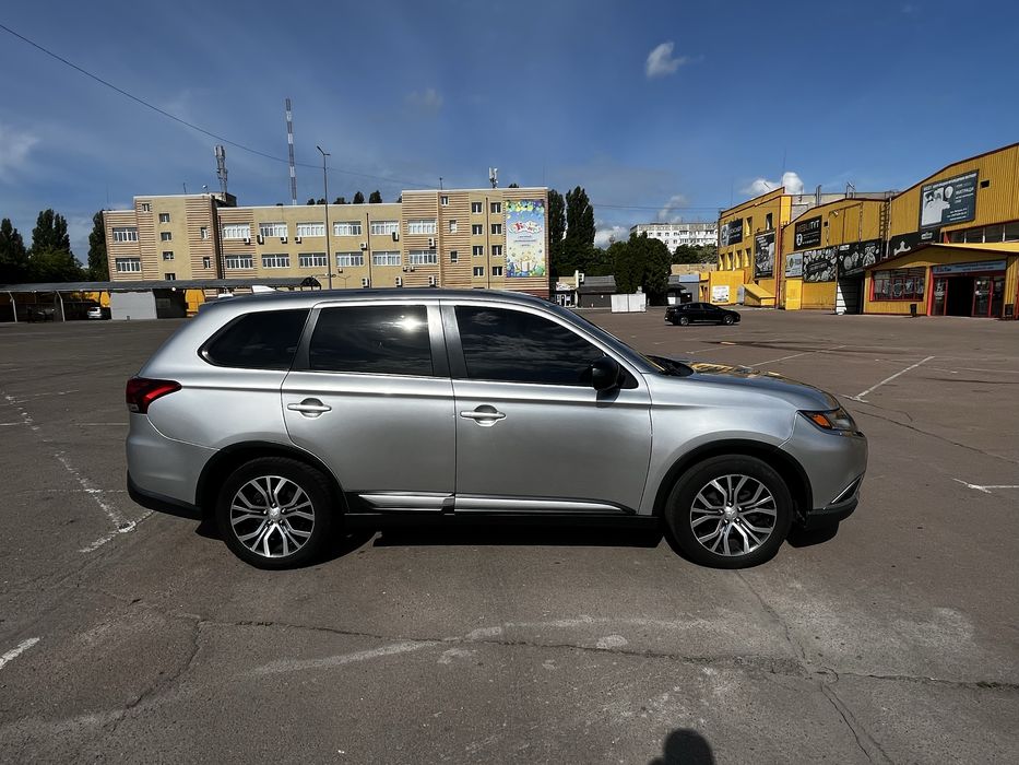 Продаж Mitsubishi Outlander 3 | 2018 | 2.4L