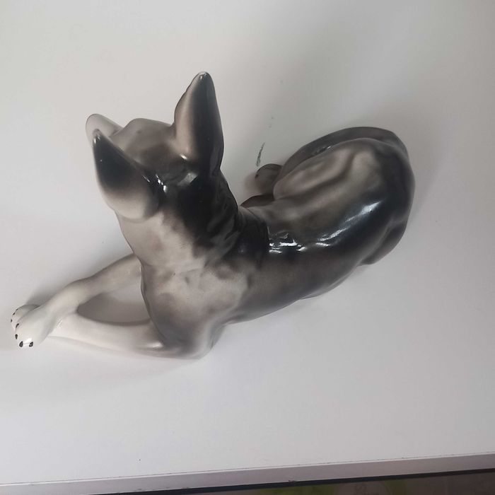 Figurka pies wilk owczarek porcelana prl