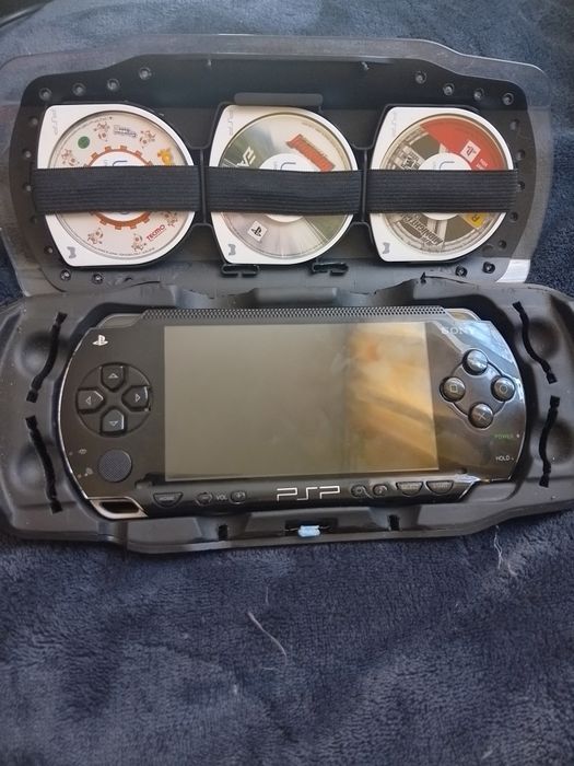 Psp 1000 без зарядки, карти пам'яті й батареї