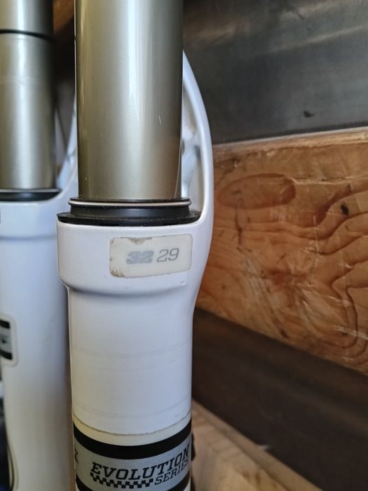 Suspensão Fox evolution series c bloqueio