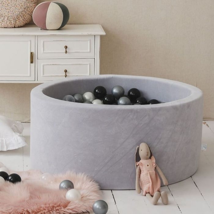 Сухий басейн cірий в плюш-велюрі з кульками і без. Бассейн с шариками