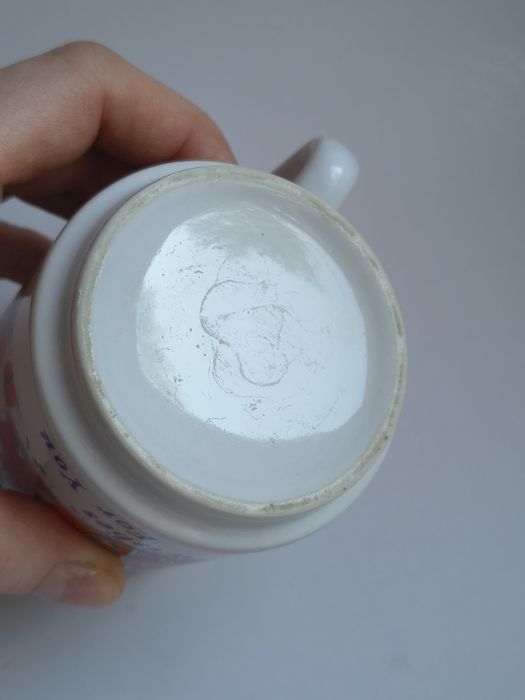 Gwiazdkowy uroczy ceramiczny kubek.
