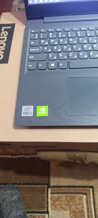 Ноутбук 15.6 продається