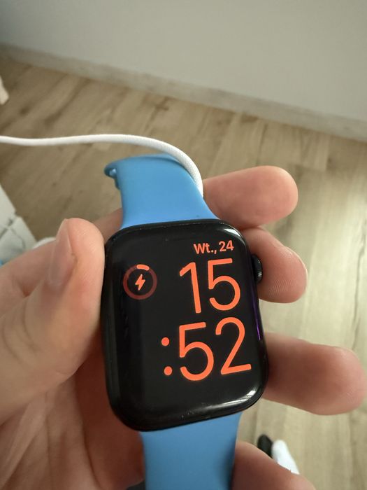 Apple watch series 7.