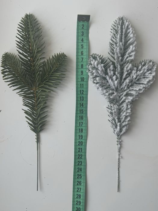 Штучна гілочка хвої искусственная литая ветка елка новогодний декор