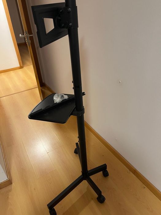 Suporte de chão para TV