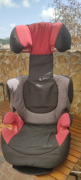 Banco para carro com encosto maxi cosi