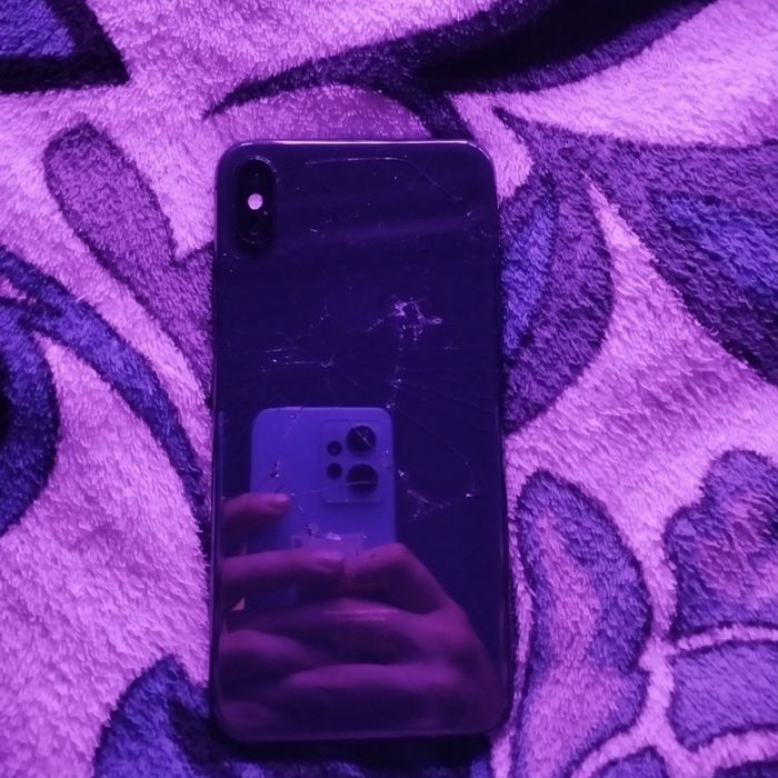Продам Iphone XS max 512gb