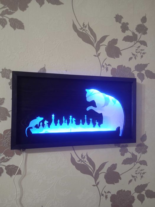 Картина "Кіт, Миша і Шахи" з дерева і підсвіткою на пульту