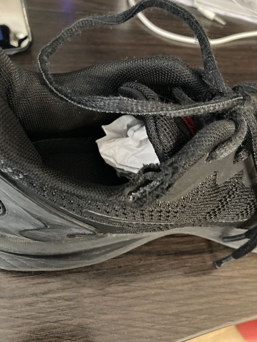 Чоловічі кросівки 41 розмір