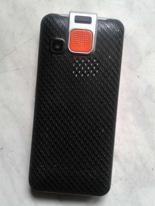 Мобильный кнопочный телефон Twoe T 180