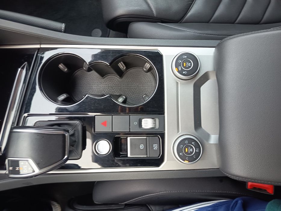 Авто Volksvagen Touareg