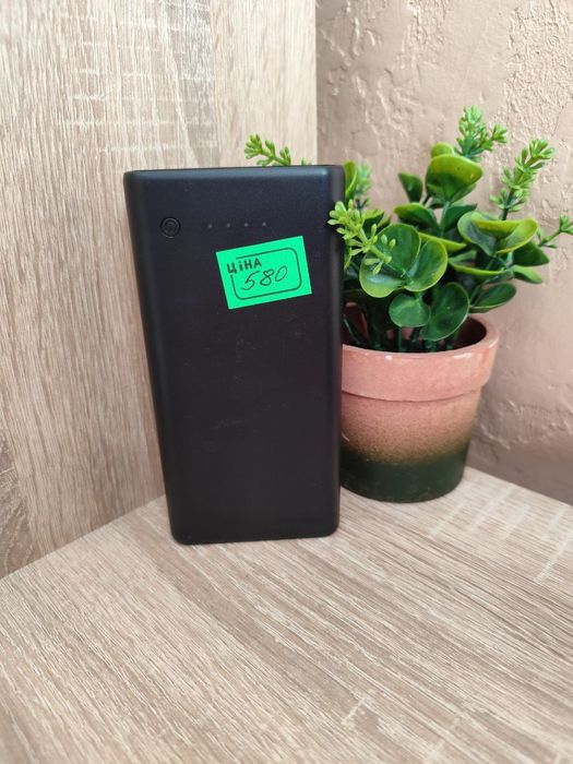 Павербанки б/у з швидкою зарядкою 20W