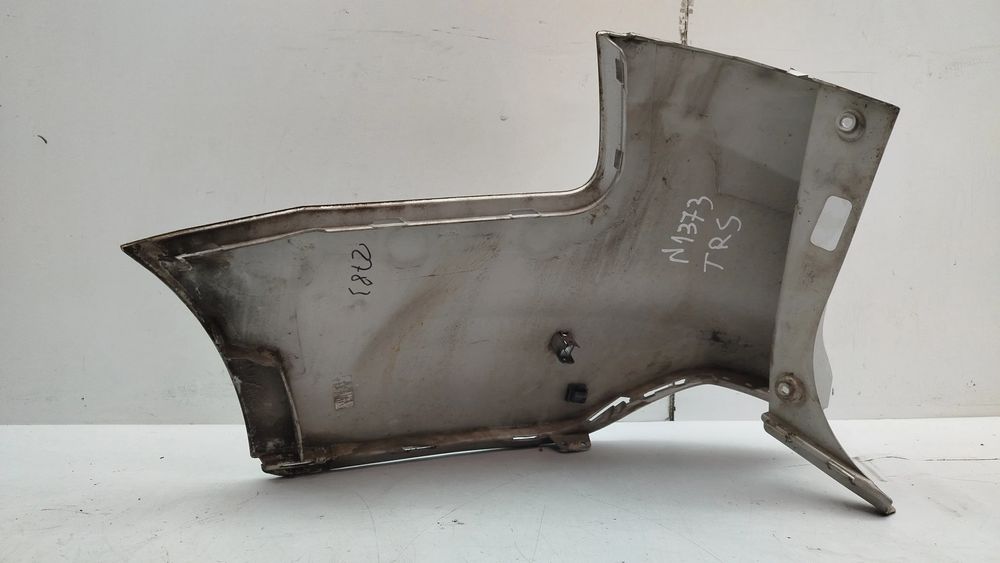 Canto Para Choques Tras Direito FORD Focus III Carrinha