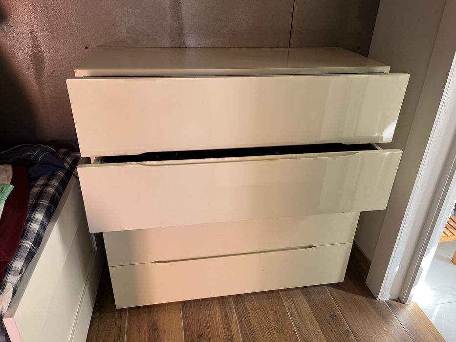 Mesas de cabeceira/Cómodas