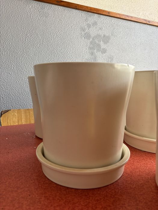 Conjunto de 5 vasos brancos