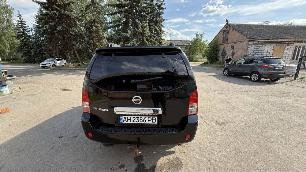 Nissan pathfinder 4л V6