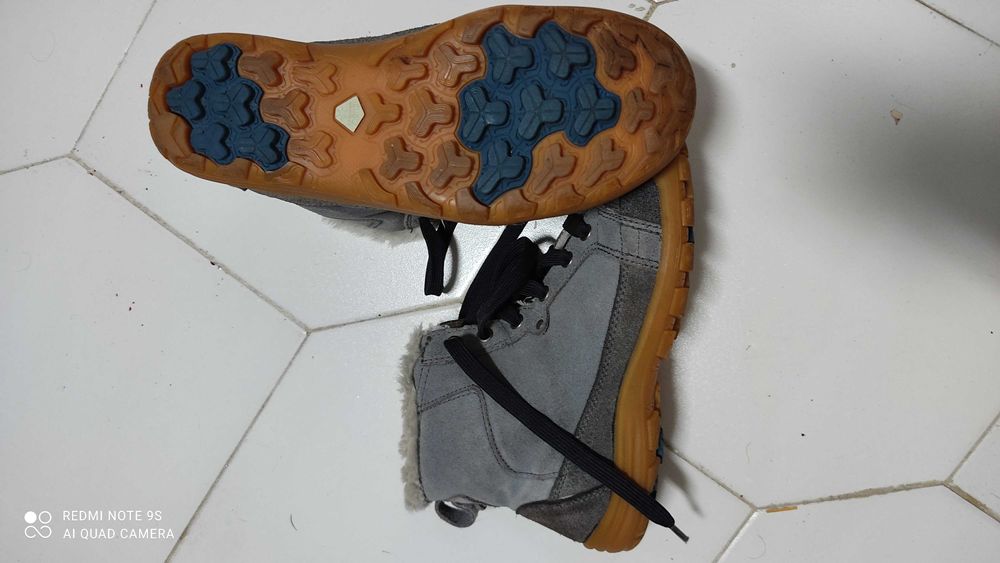 Prenda de Natal, Botas de caminhada