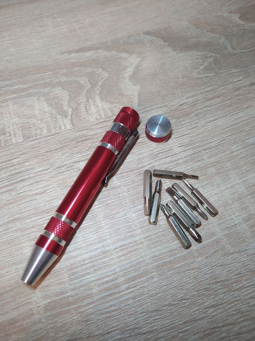 Ручка викрутка з 8 насадками