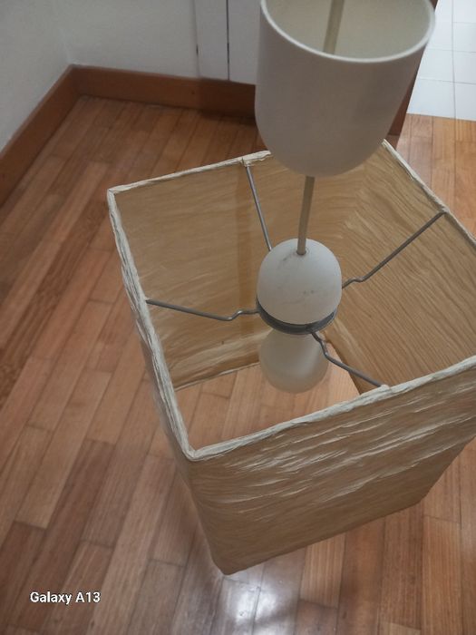 Candeeiro de teto beje