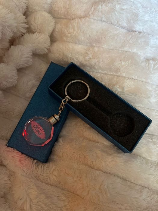 Brelok FORD LED kolory nowy prezent