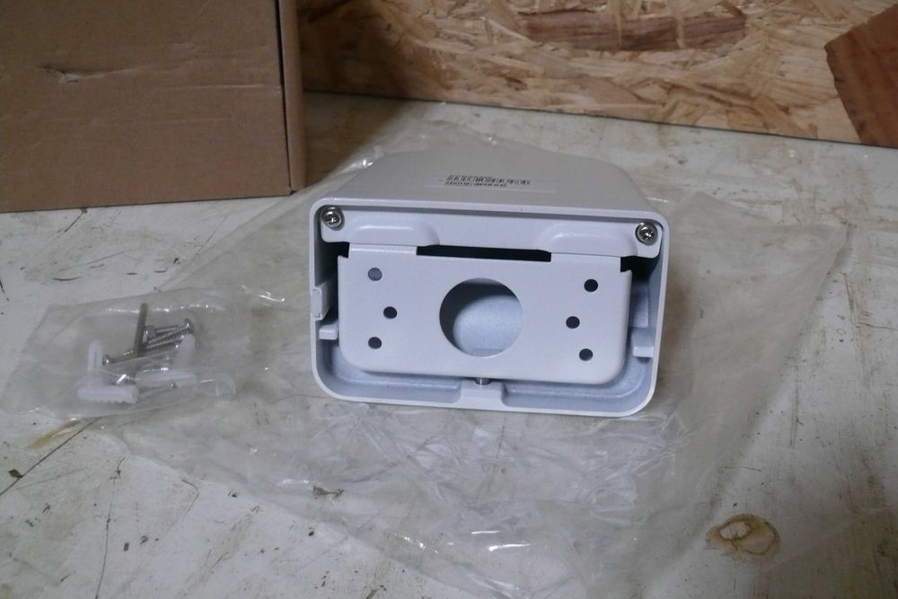 Suporte de parede branco para câmaras CCTV