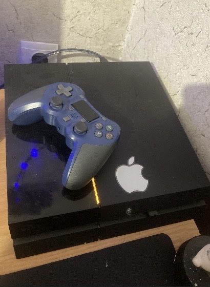 Обменяю пс 4фат+айфон се 2020