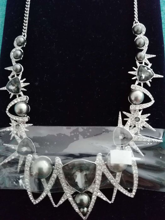 Colar Swarovski original nunca usado