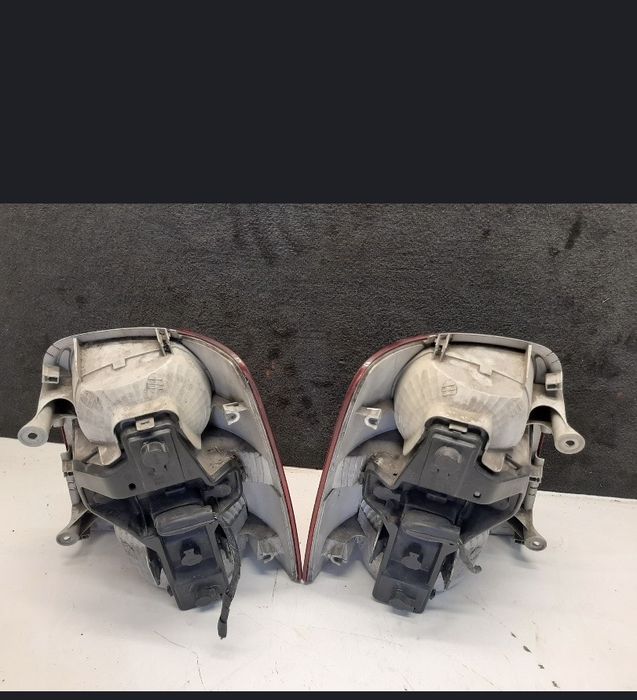 Продам стопи на тауран 2004р