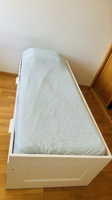 Cama de solteiro/ casal