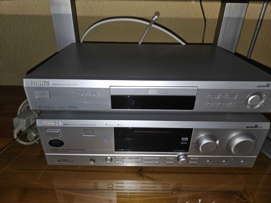 Zestaw kina domowego Philips + stolik