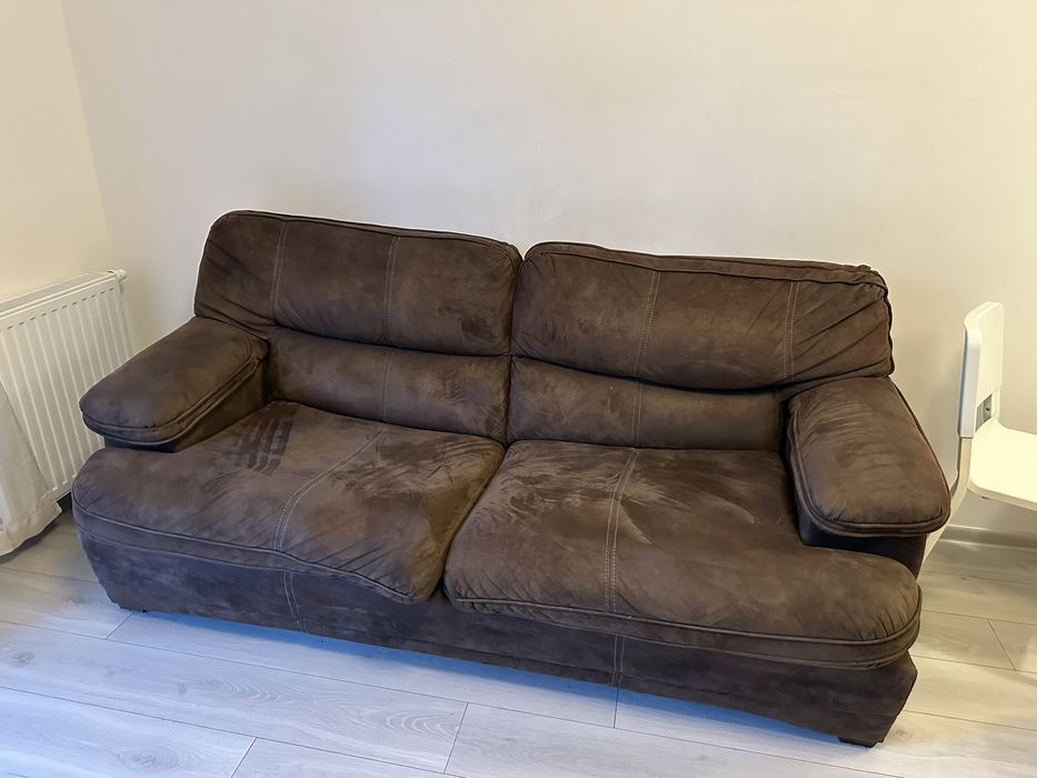 Rozkladana sofa w kolorze czekoladowego brązu