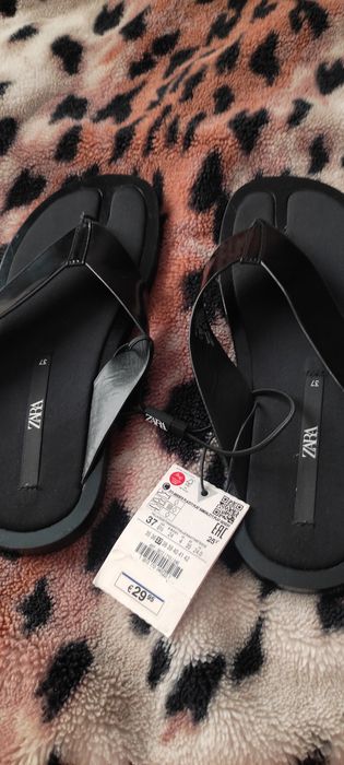 Шльопанці. В'єтнамки Zara 37