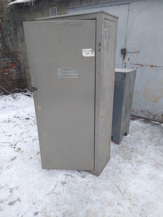 Продам Шкаф металлический