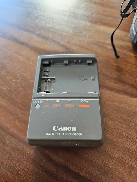 Canon EOS 40D com lente Ultrasonic 28-135mm