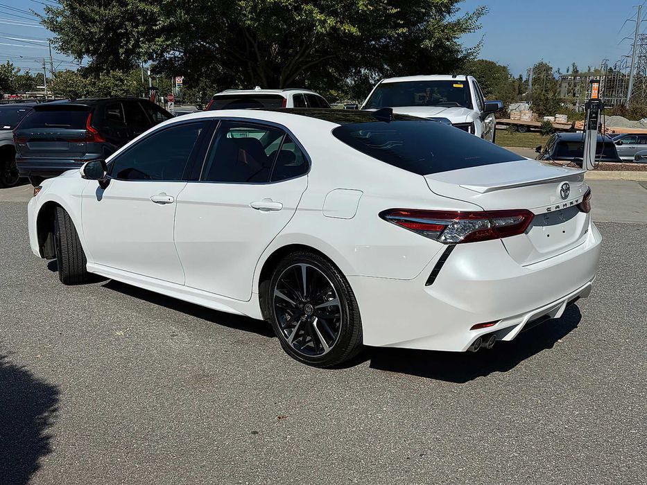 Toyota Camry      2020