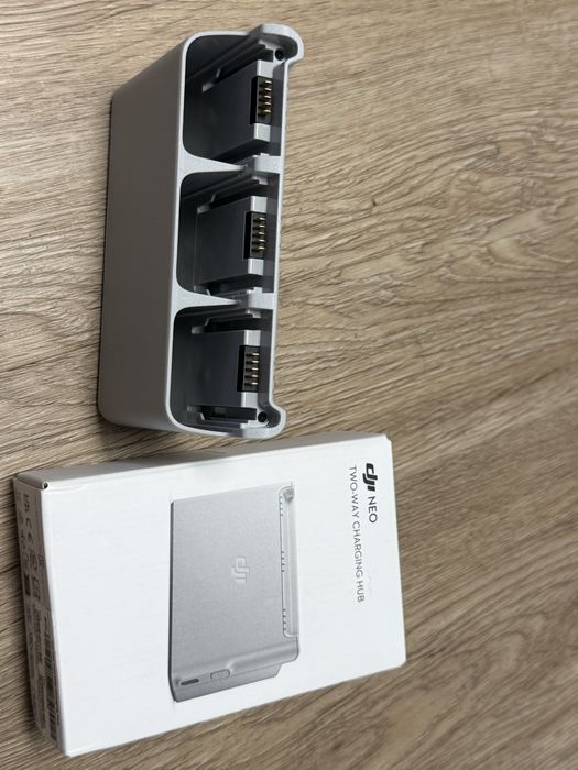 DJI  NEO HUB de Carrgamento