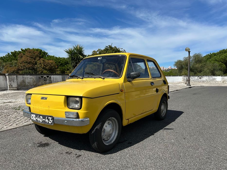 Fiat 126 de 1974 amarelo
