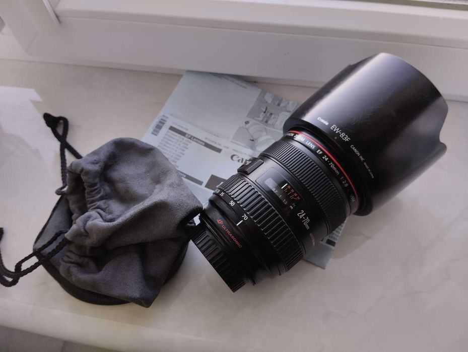 Обєктив Canon EF 24-70mm f/2.8L USM + Чохол, Бленда
