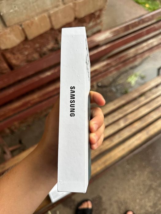 Samsung A37 8/256GB.