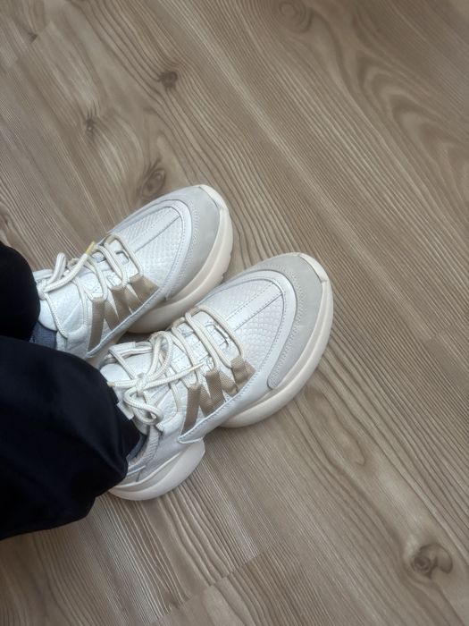 Кросівки, натуральна шкіра