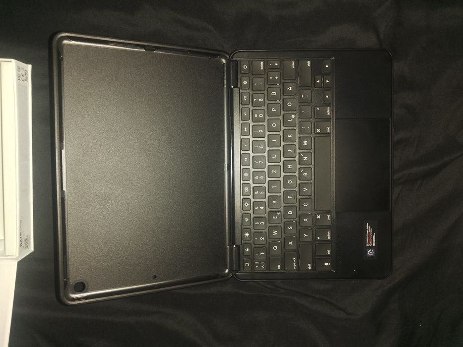 BRYDGE 10.2 MAX + wireless keyboard case with trackpad for ipad